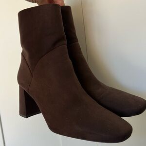 Chic Brown Heeled Boots